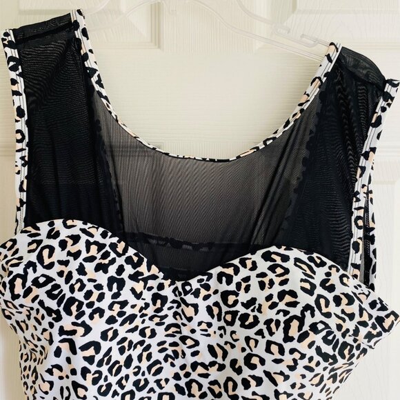 XL  Leopard Print One-Piece Swimsuit With Mesh Panels & Back Straps NWT - Picture 4 of 10